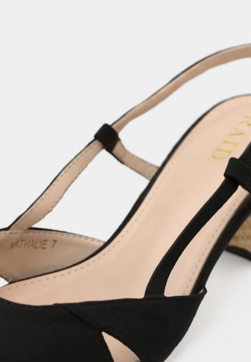 Туфли с ремешком