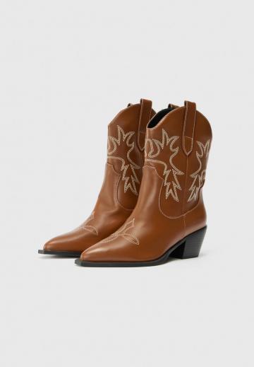 Ковбойские сапожки