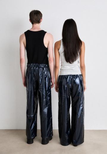 Брюки с накладными карманами