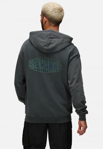 Пуловер с капюшоном