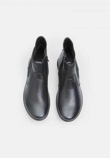 Сапожки на танкетке