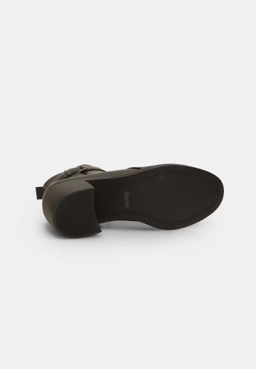 Полусапожки на высоком каблуке