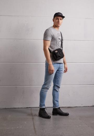 Узкие джинсы