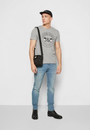 Узкие джинсы