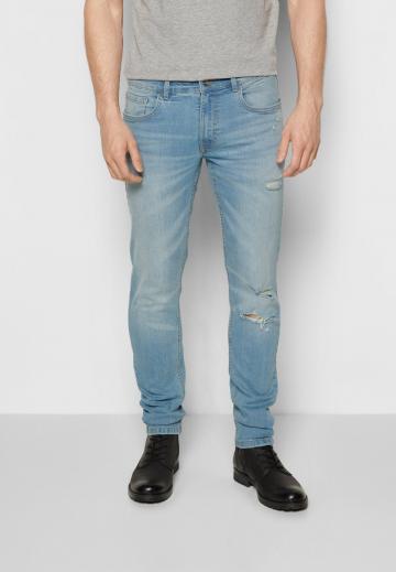 Узкие джинсы