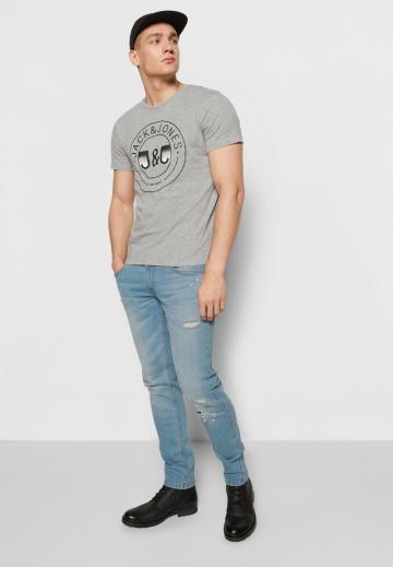 Узкие джинсы