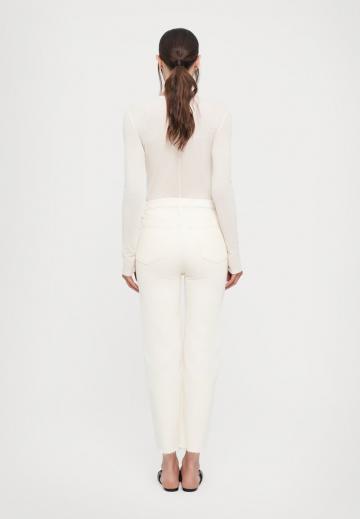 Джинсы бойфренда