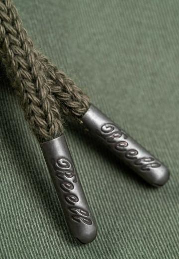 Брюки с накладными карманами