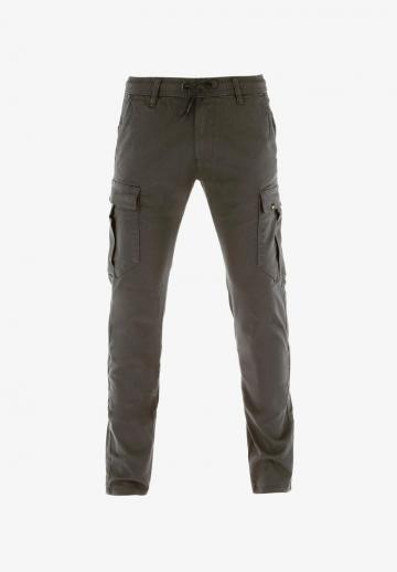 Брюки с накладными карманами