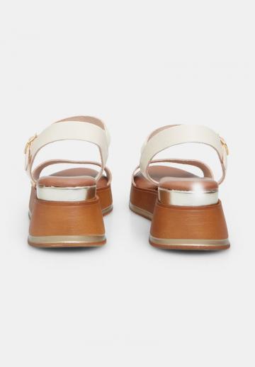 Босоножки на танкетке