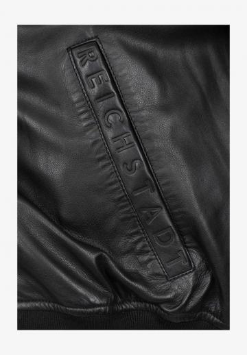 Куртка бомбер