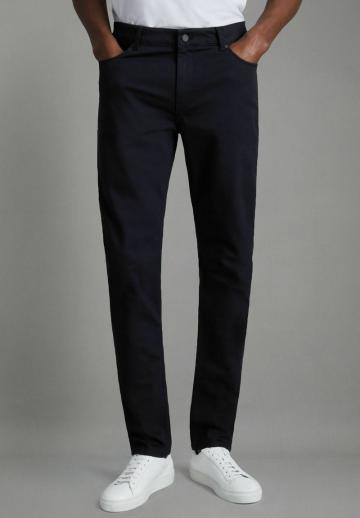 Узкие джинсы