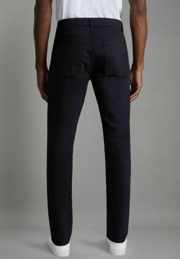 Узкие джинсы