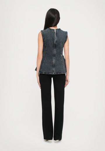 Джинсовая жилетка
