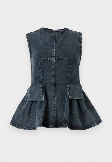 Джинсовая жилетка