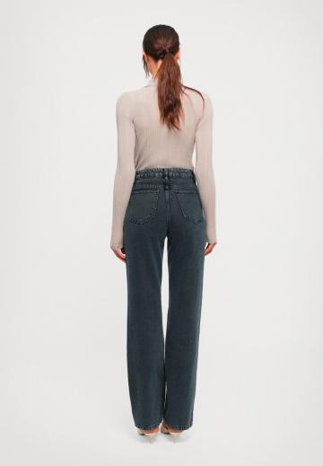 Клешеные брюки