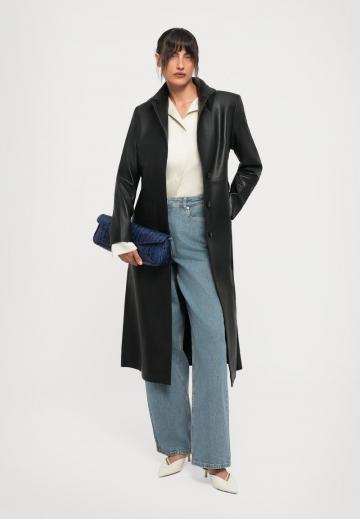 Пальто из искусственной кожи
