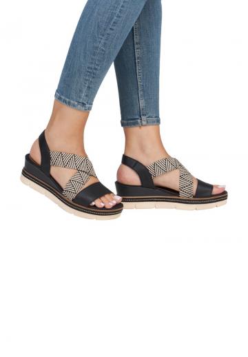 Босоножки на танкетке