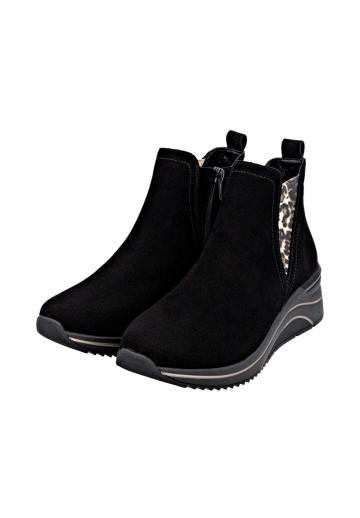 Сапожки на танкетке