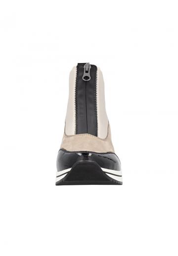 Сапожки на танкетке