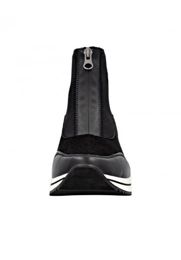 Сапожки на танкетке