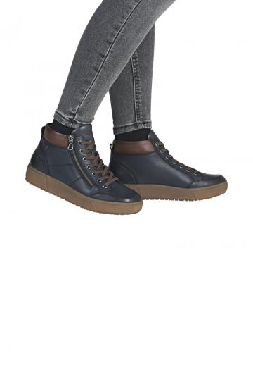 Ботинки на шнуровке