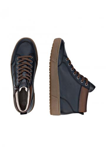 Ботинки на шнуровке