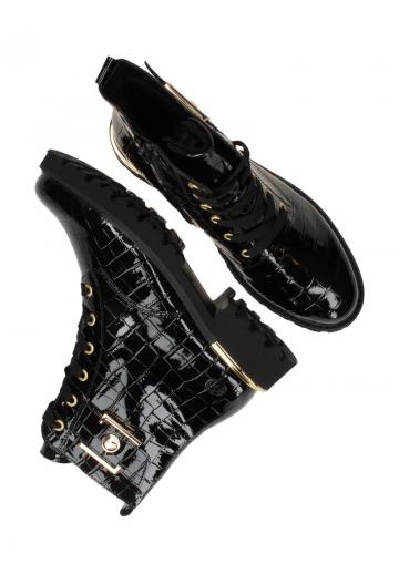 Ботинки на шнуровке