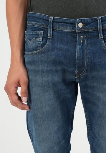 Узкие джинсы