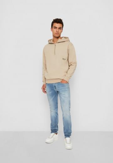 Узкие джинсы