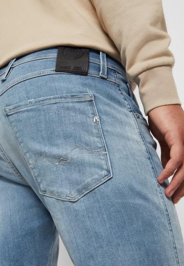 Узкие джинсы