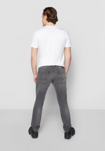 Узкие джинсы