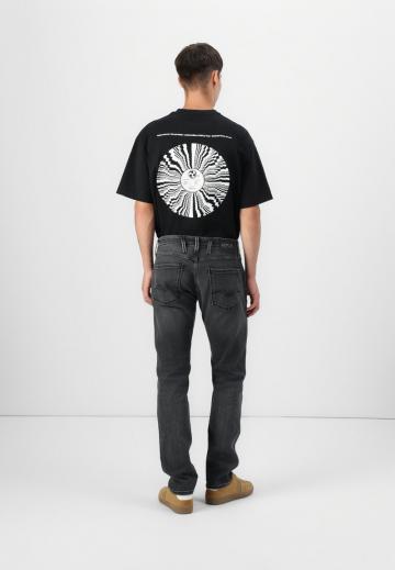 Узкие джинсы