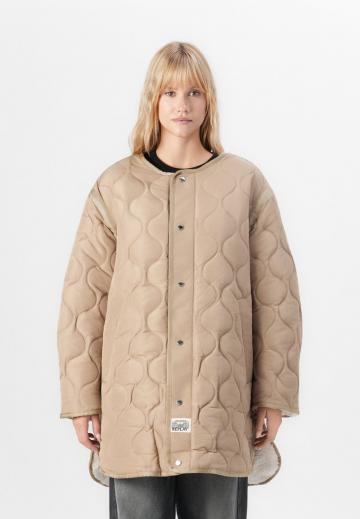 Короткое пальто