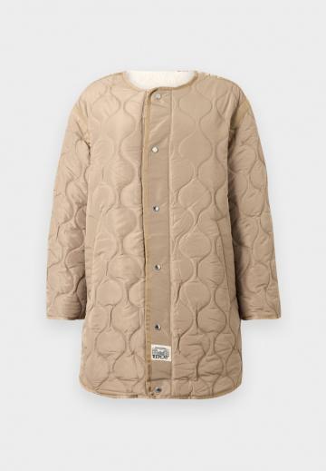 Короткое пальто