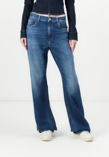 Свободные джинсы