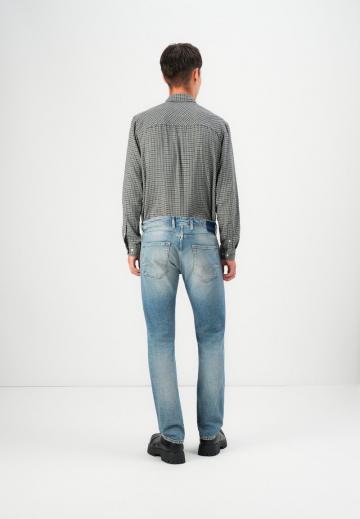 Прямые джинсы