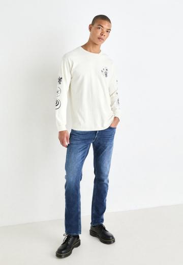 Прямые джинсы