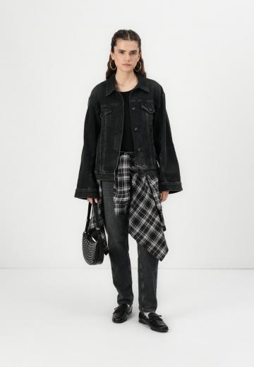 Джинсовая куртка