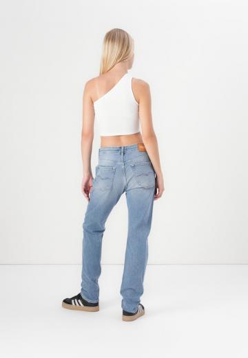 Прямые джинсы