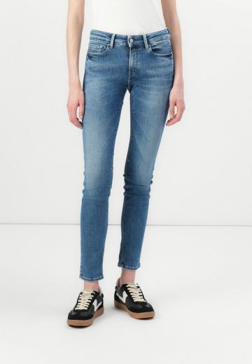 Узкие джинсы
