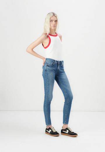 Узкие джинсы