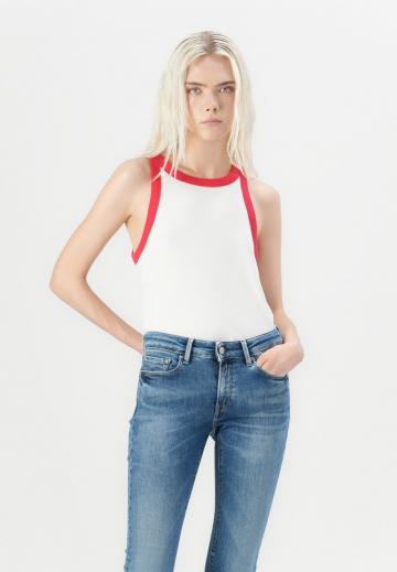 Узкие джинсы