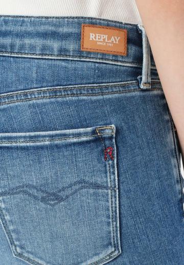 Узкие джинсы