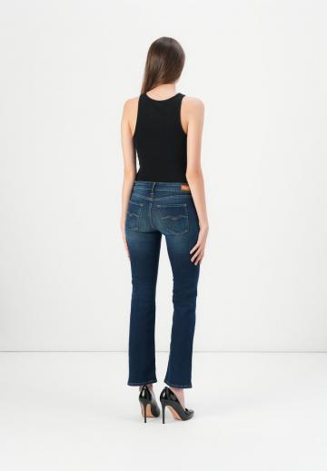 Клешеные джинсы