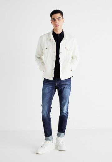 Узкие джинсы