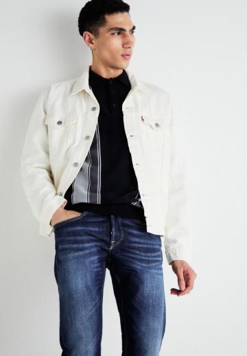 Узкие джинсы