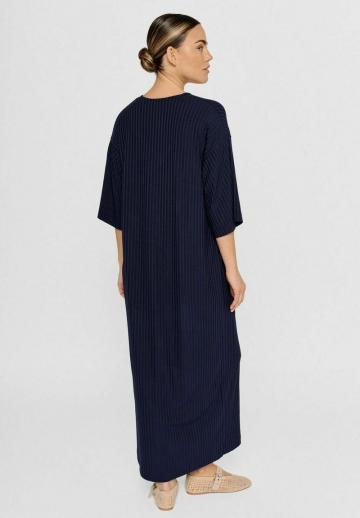 Вязаное платье