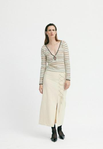 Пуловер в полоску