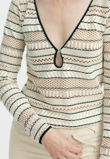 Пуловер в полоску